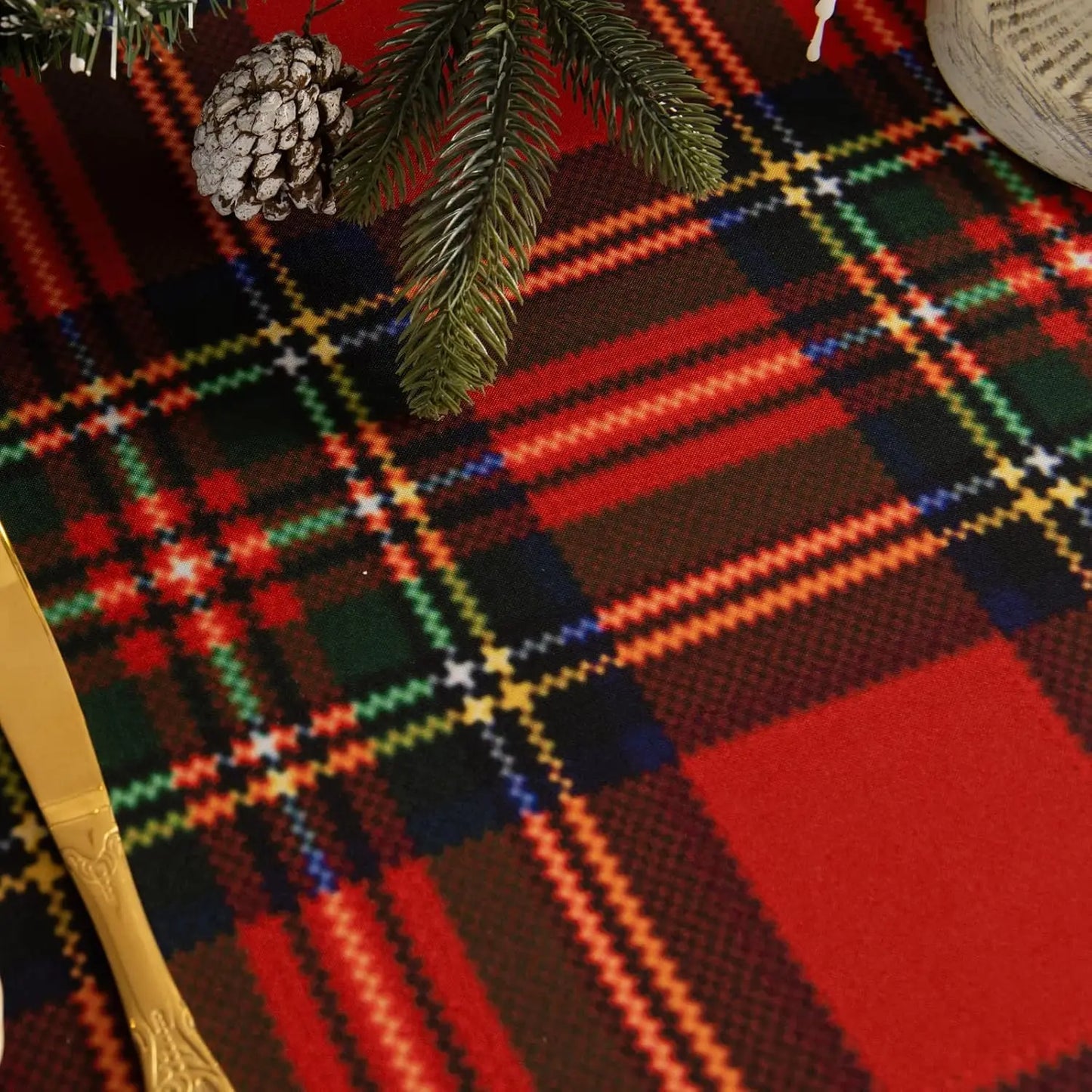 Christmas Plaid Tablecloth – Waterproof Holiday Decor